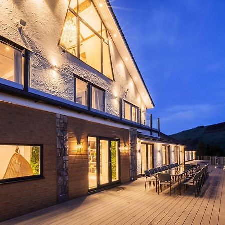 Clwyd Gate Manor Pool Sauna Hottub Cave Wales Ритин Экстерьер фото